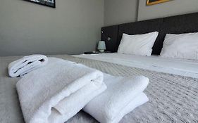 5 Mins To Airport Private Villa Room