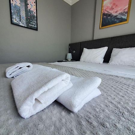 5 Mins To Airport Private Villa Room Stambuł Zewnętrze zdjęcie